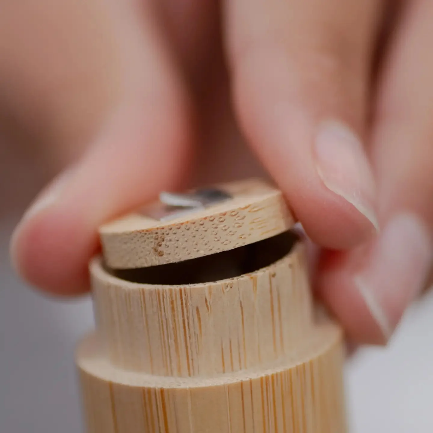 Bamboo Floss Holder with Charcoal Floss No Tox Life® – Eco-Friendly, Gentle & Refillable Oral Care - Image 3